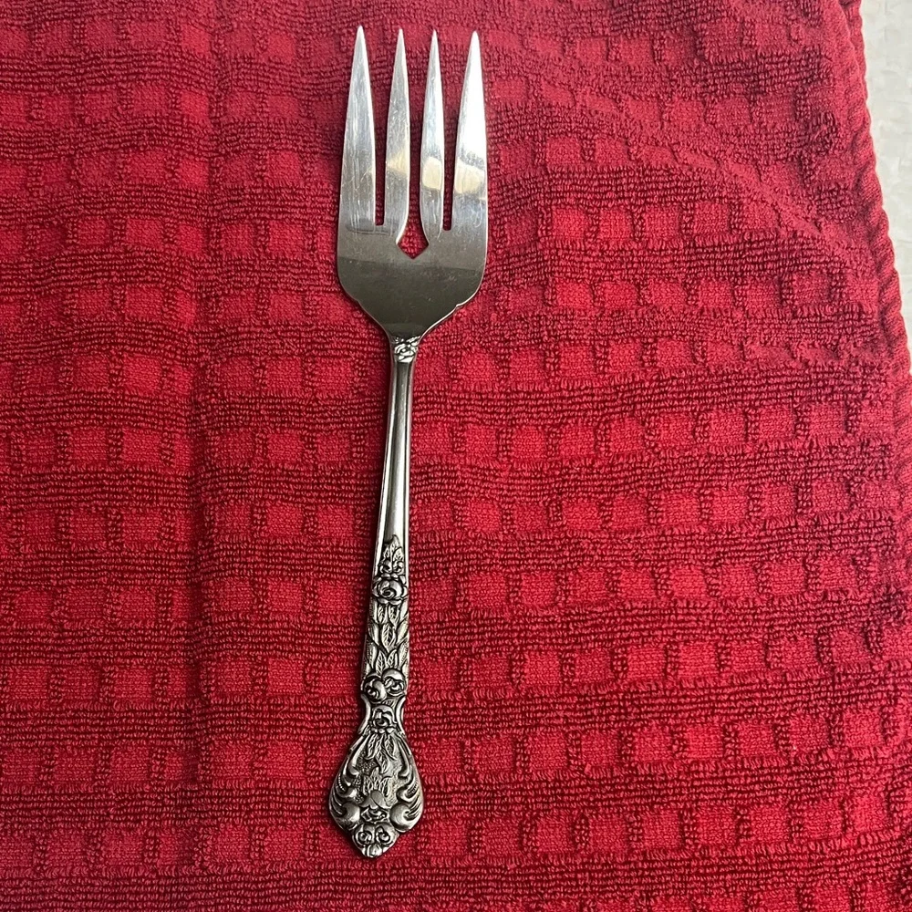 Versailles stainless steel serving fork 8.5”